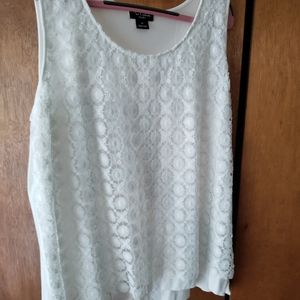 Beautiful lace front shirt.